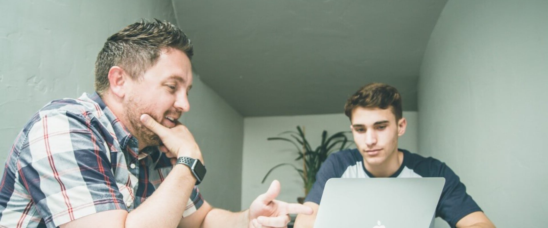 How much does private tutoring cost per hour in the UK?